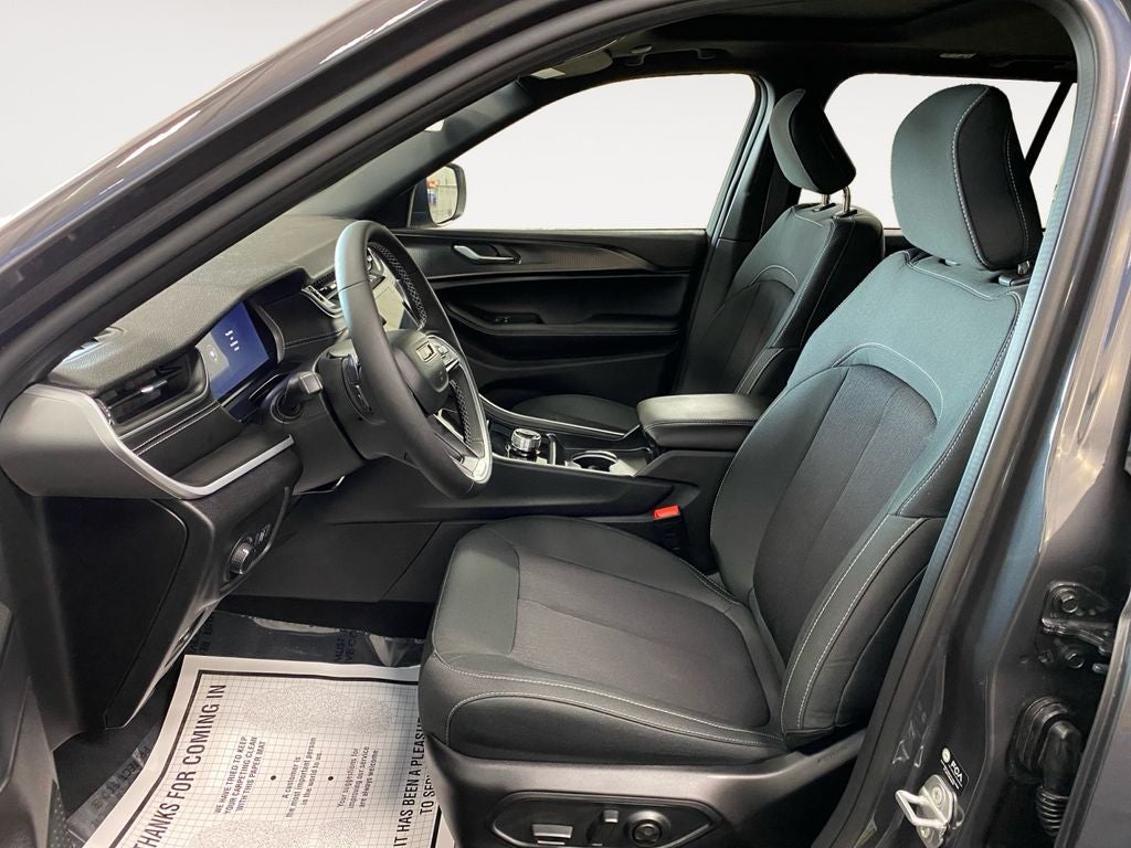 2026 Jeep Grand Cherokee Laredo X