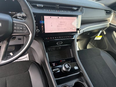 2027 Jeep Grand Cherokee Laredo Altitude