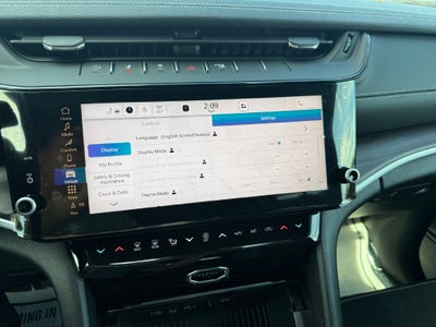 2027 Jeep Grand Cherokee Laredo Altitude