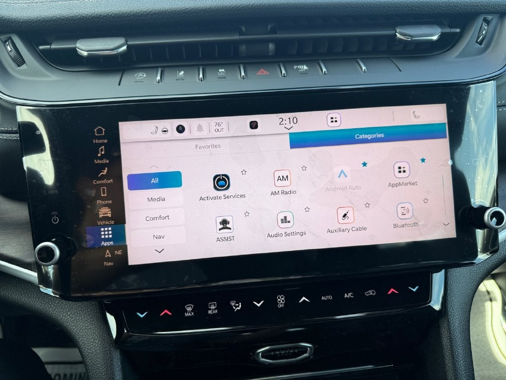 2027 Jeep Grand Cherokee Laredo Altitude