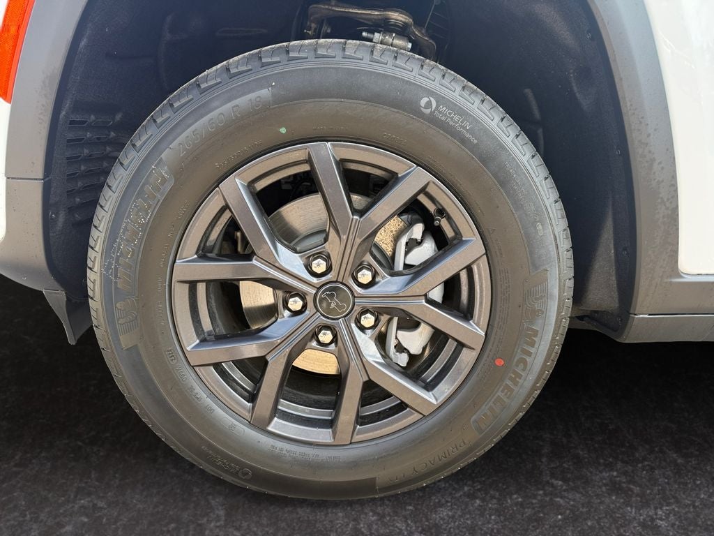 2027 Jeep Grand Cherokee Laredo Altitude
