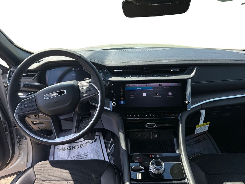 2026 Jeep Grand Cherokee Laredo Altitude