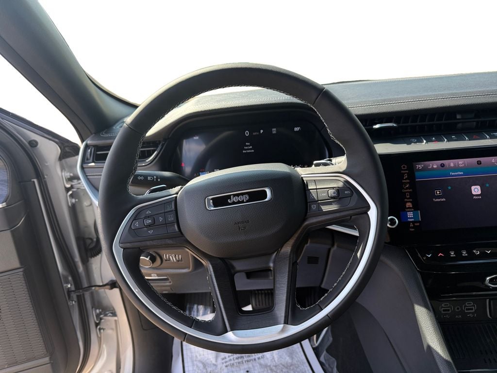 2026 Jeep Grand Cherokee Laredo Altitude