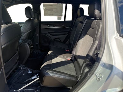 2026 Jeep Grand Cherokee Laredo Altitude