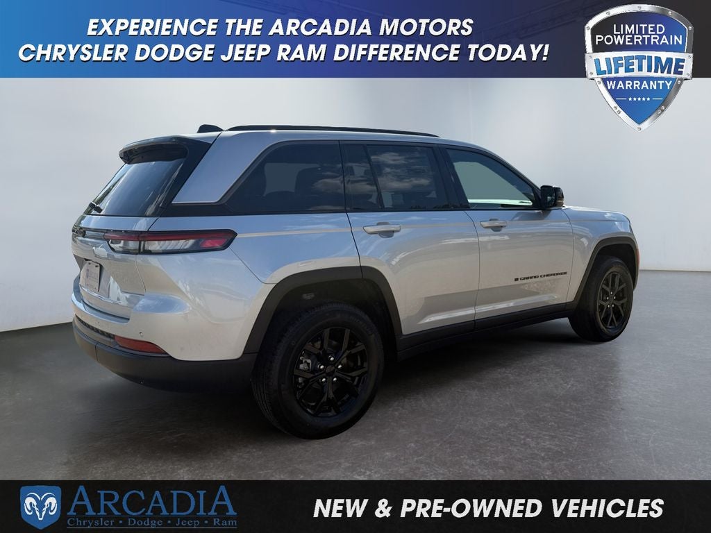 2026 Jeep Grand Cherokee Laredo Altitude