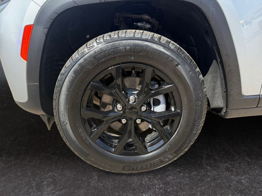 2026 Jeep Grand Cherokee Laredo Altitude
