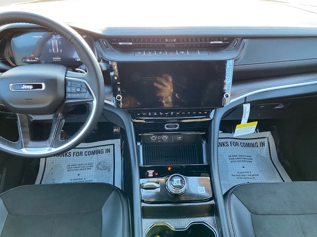 2026 Jeep Grand Cherokee Laredo Altitude