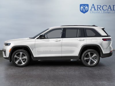 2026 Jeep Grand Cherokee Laredo Altitude