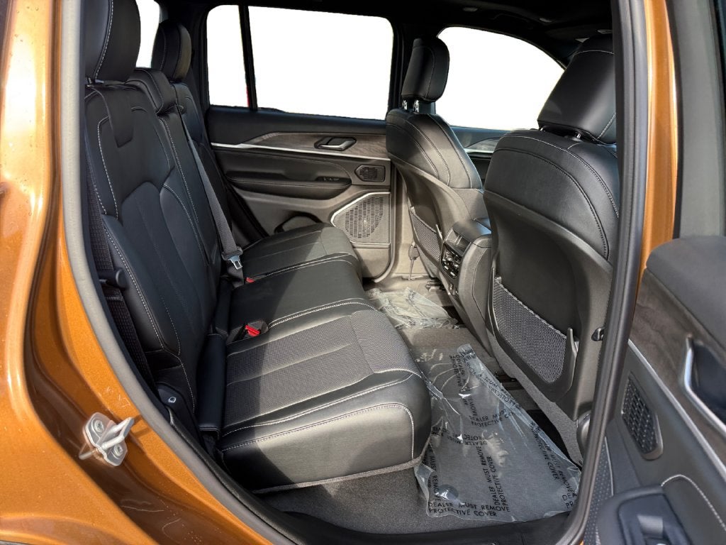 2027 Jeep Grand Cherokee Limited Reserve