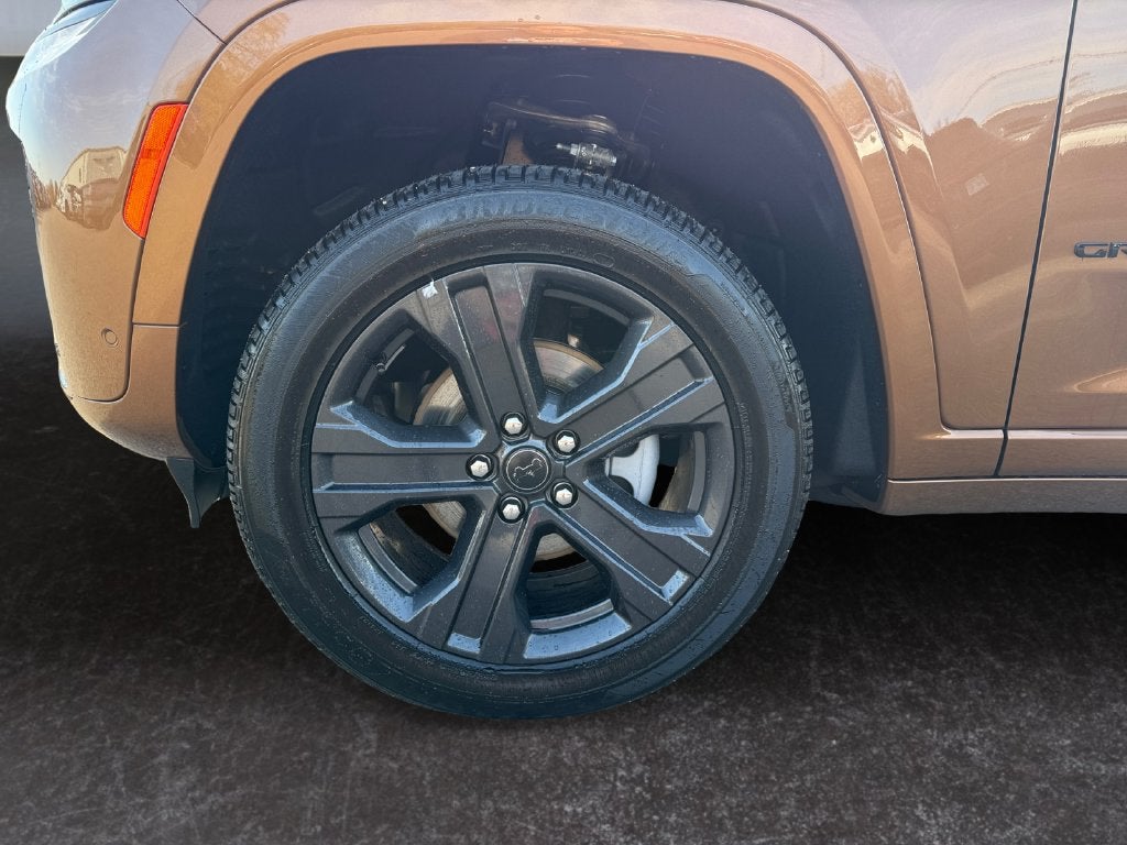 2027 Jeep Grand Cherokee Limited Reserve