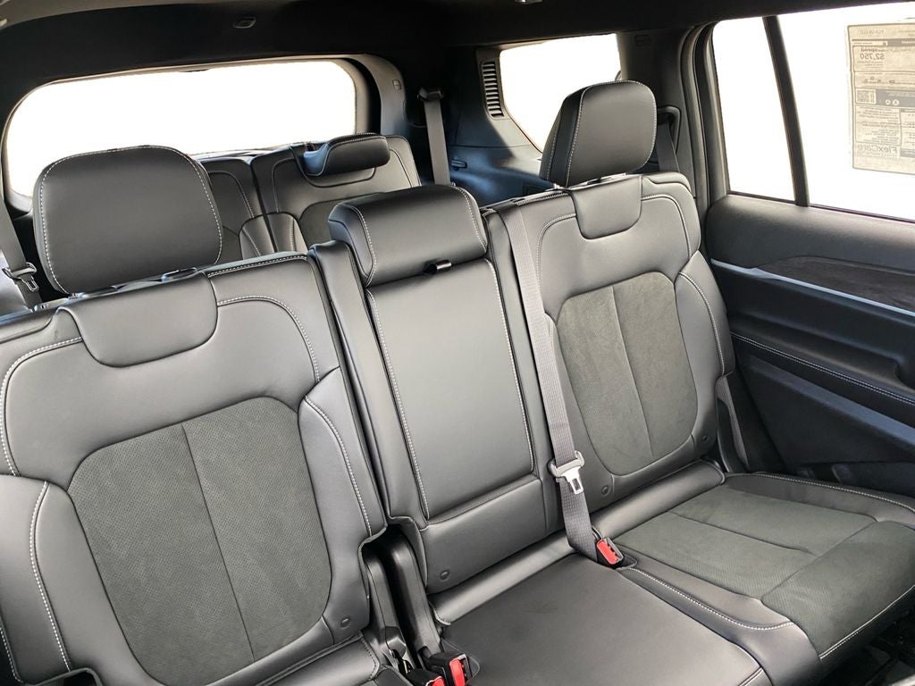 2026 Jeep Grand Cherokee L Laredo Altitude