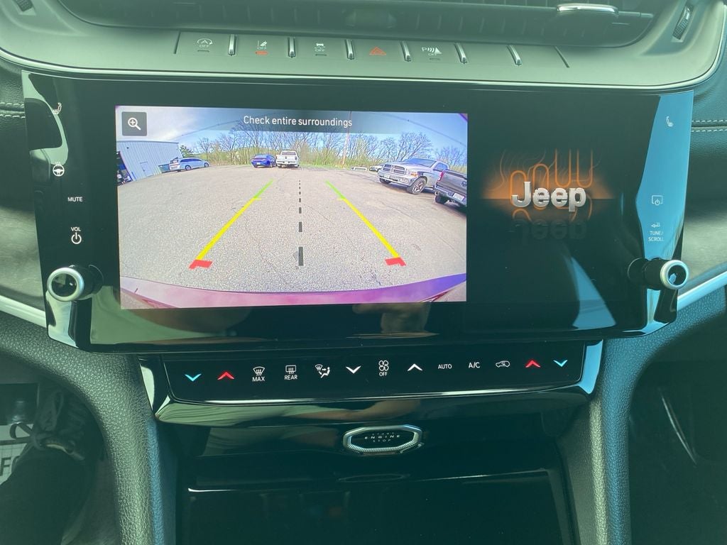 2026 Jeep Grand Cherokee L Laredo Altitude