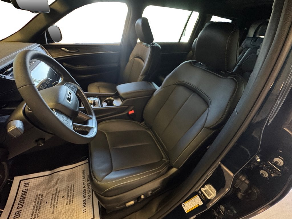 2027 Jeep Grand Cherokee L Limited Reserve