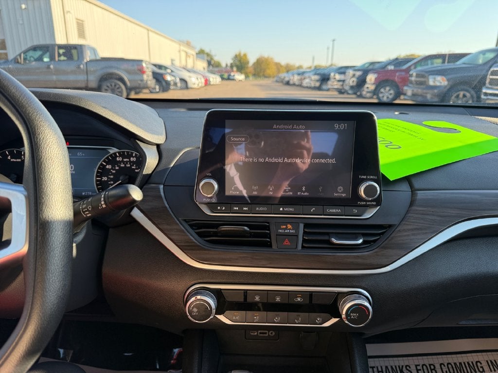 2025 Nissan Altima SV