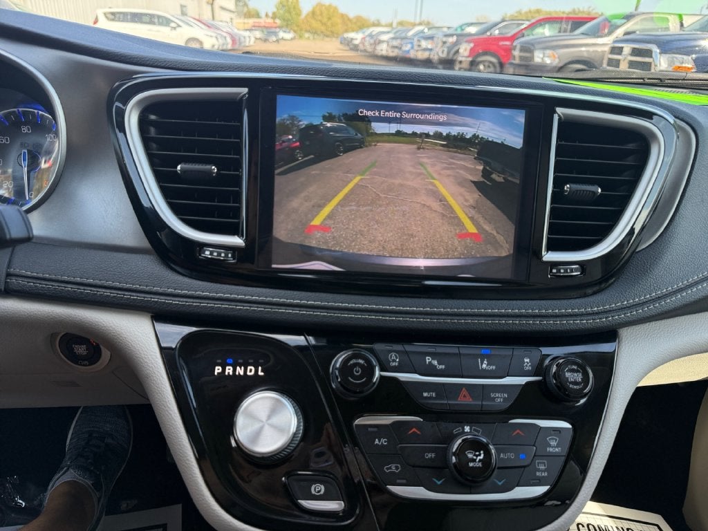 2021 Chrysler Pacifica Touring L