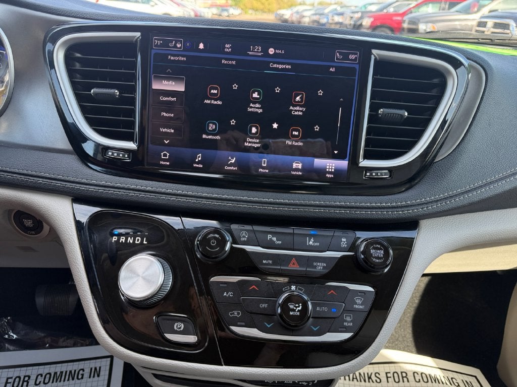 2021 Chrysler Pacifica Touring L