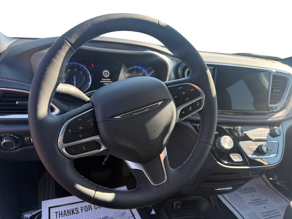 2027 Chrysler Pacifica Select
