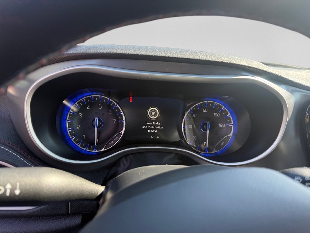 2027 Chrysler Pacifica Select