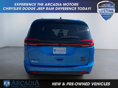 2027 Chrysler Pacifica Select