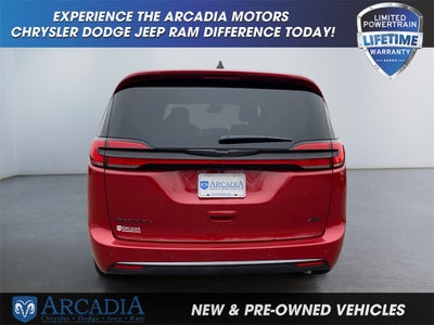 2026 Chrysler Pacifica Select