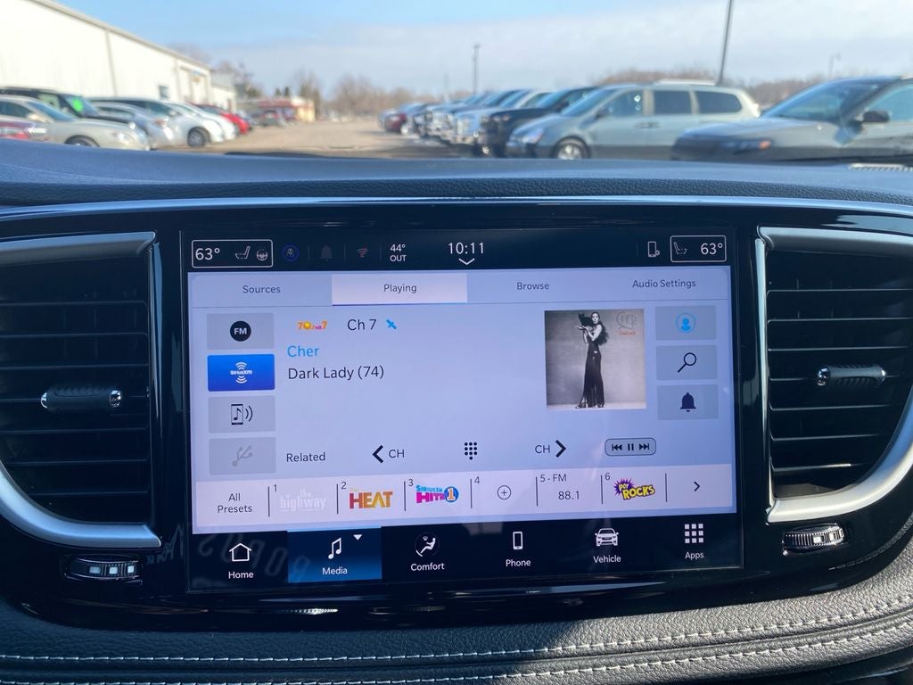 2026 Chrysler Pacifica Select