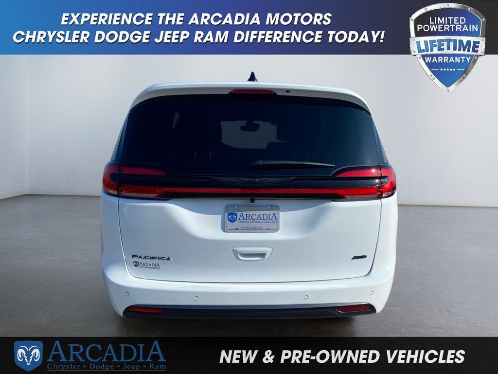 2026 Chrysler Pacifica Select