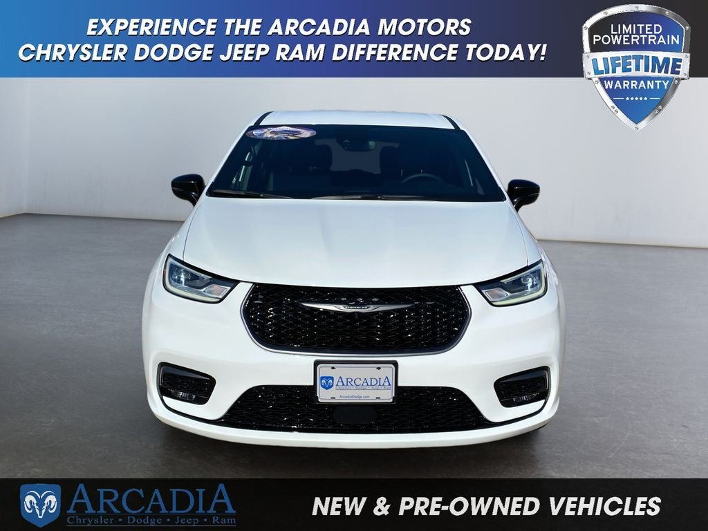 2026 Chrysler Pacifica Select