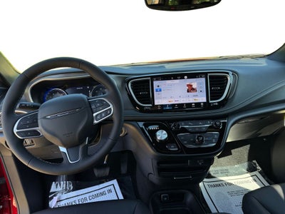2027 Chrysler Pacifica Select