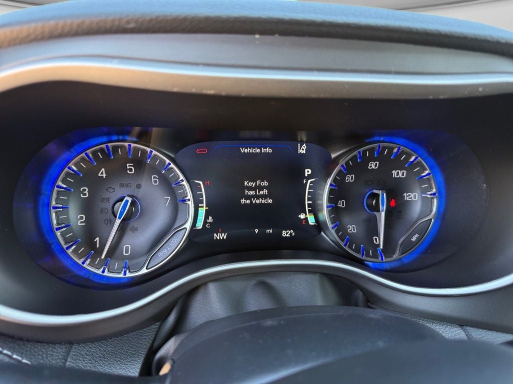 2027 Chrysler Pacifica Select