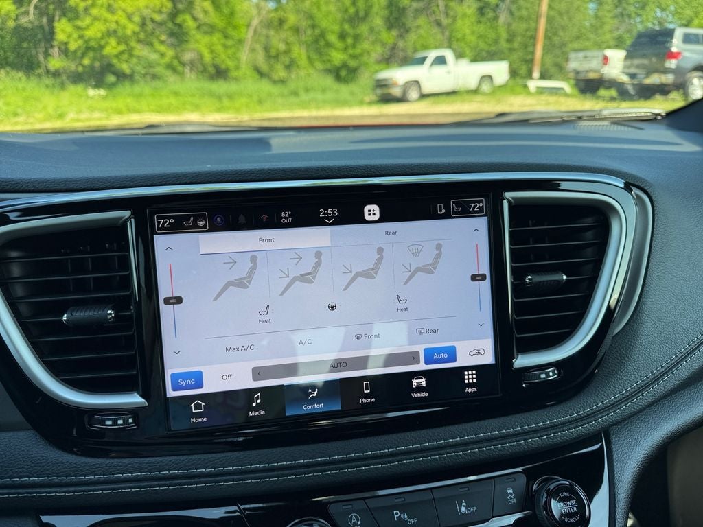 2027 Chrysler Pacifica Select