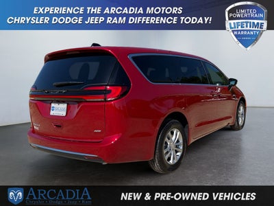 2027 Chrysler Pacifica Select
