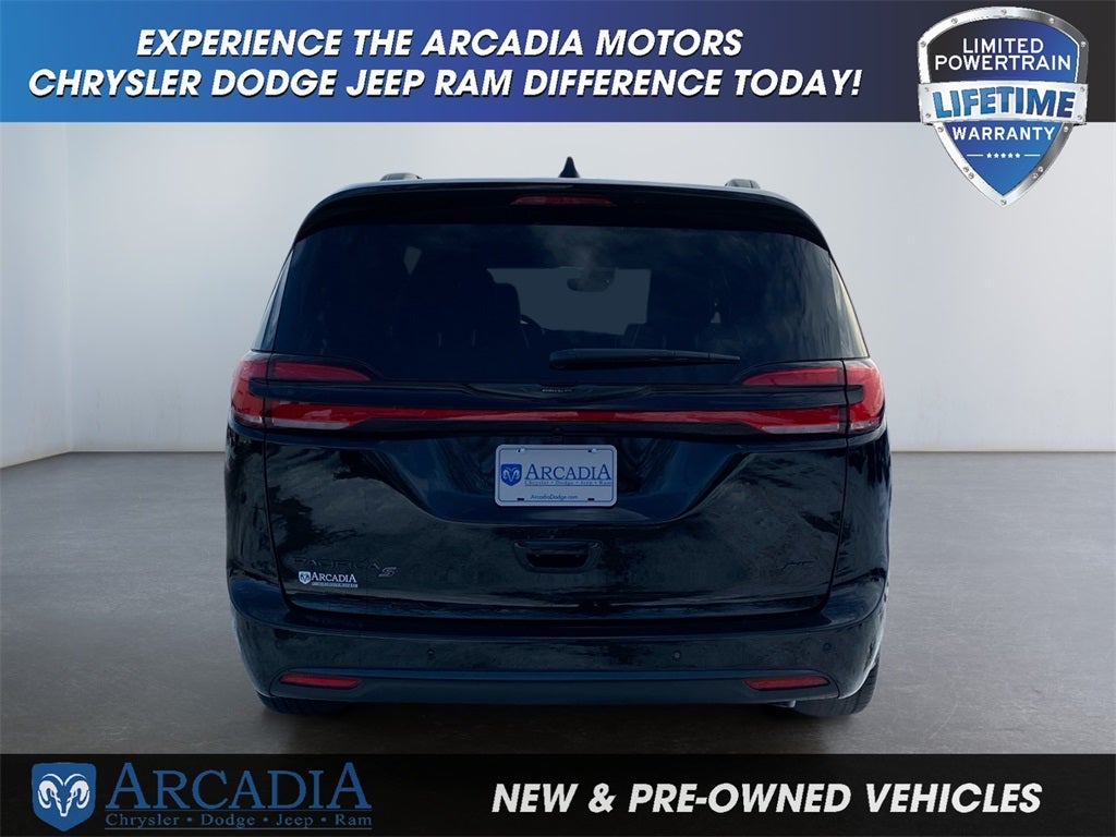 2026 Chrysler Pacifica Select