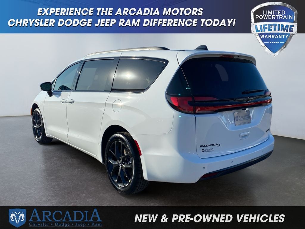 2026 Chrysler Pacifica Select