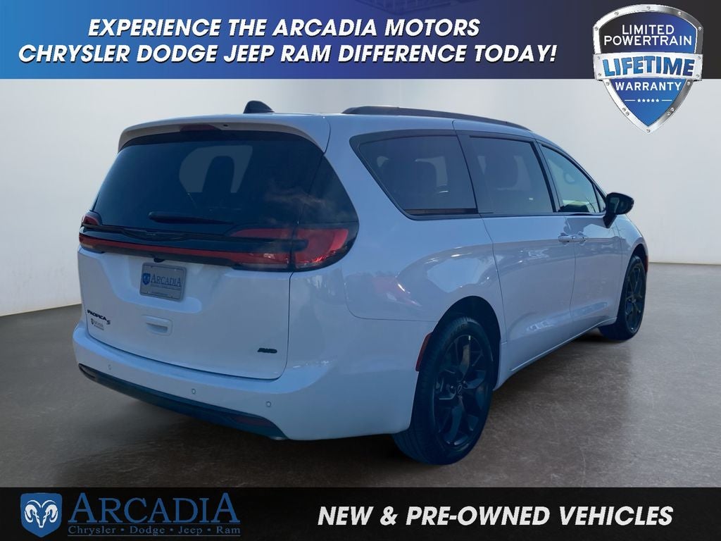 2026 Chrysler Pacifica Select