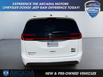 2027 Chrysler Pacifica Select