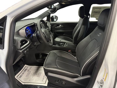 2027 Chrysler Pacifica Limited