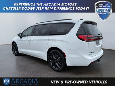 2027 Chrysler Pacifica Limited